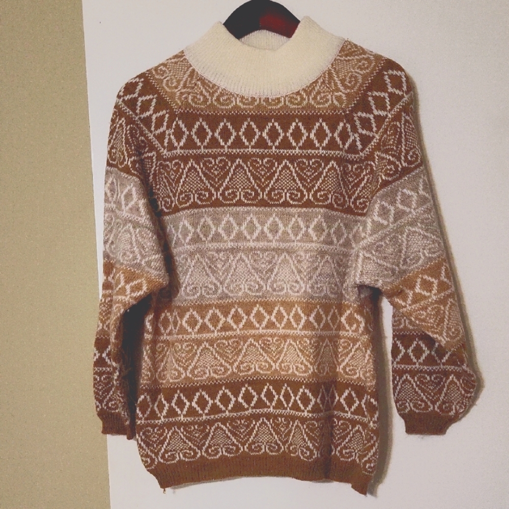 Elegant Geometric Brown and Cream Turtleneck Sweater Lg